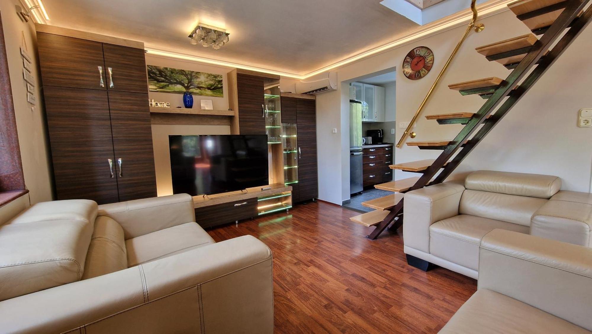 Pilisszentivan Pilis Hills View Deluxe House With Pool & Ac Near Bp 빌라 외부 사진